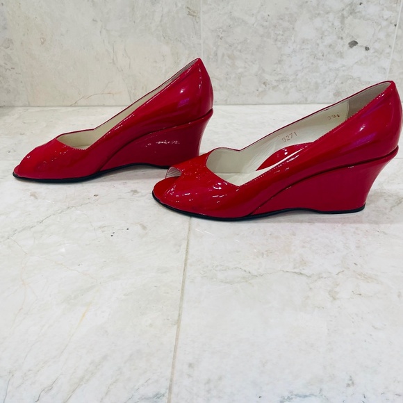 Taryn Rose Shoes - TARYN ROSE {39.5} Red Wedge Patent Leather Peep Toe Candy Apple Red "Daelyn"